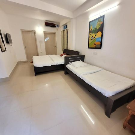 Hilltop Lodge Guwahati Habitación foto